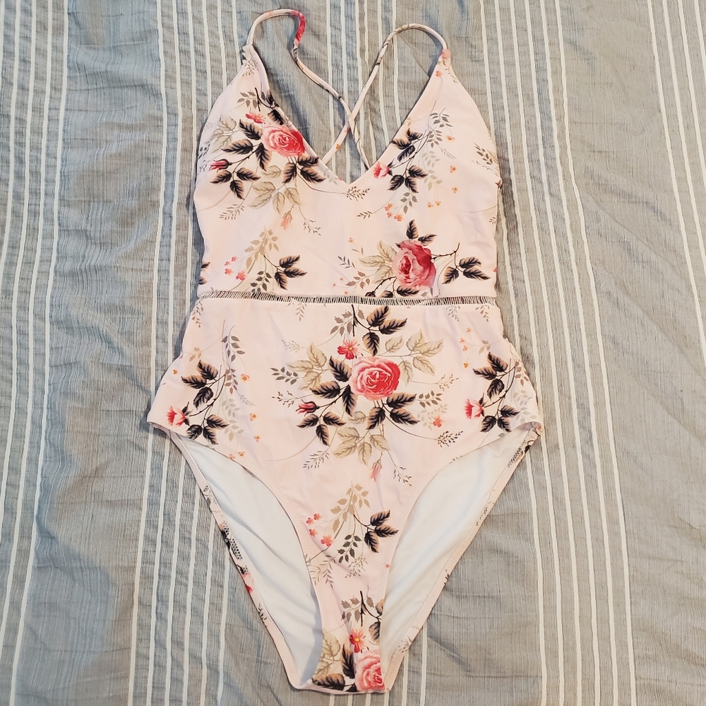 NWOT Cupshe One Piece Floral Swimsuit
